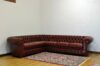 Rotes Chesterfield-Ecksofa im Vintage-Stil