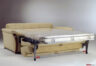 Doppelschlafsofa mit Holzarmlehne