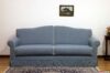 Klassisches hellblaues Schlafsofa mit grauem Rand