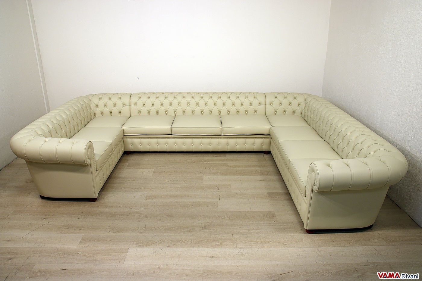 Chesterfield Hufeisensofa nach Maß