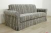 Sofa im klassischen Stil mit gestreiftem Stoff