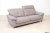 Modernes Sofa mit verstellbaren Kopfstützen und hohen verchromten Stahlfüßen