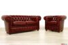 Handgealtertes rotes Chesterfield-Sofa