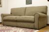 Klassisches Sofa mit Federkissen