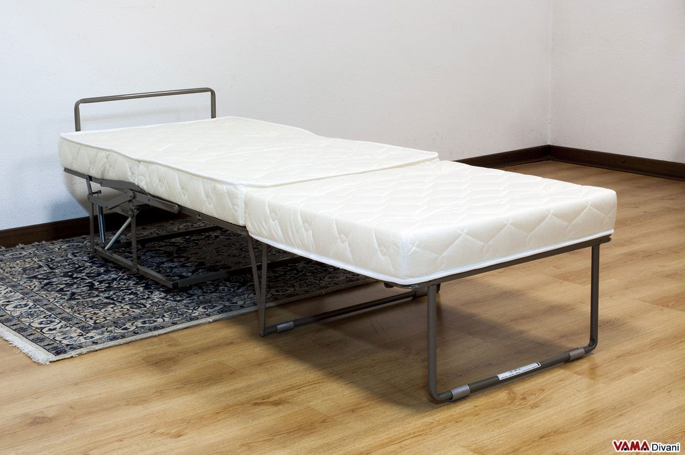 Schlafhocker wird zum Einzelbett