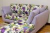 Kleines Sofa mit geblümtem Stoff