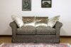 Klassisches 2-Sitzer-Sofa