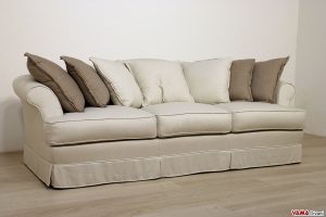 Klassisches Sofa nach Entwurf