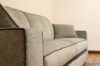 Sofa-Sitz aus grauem Stoff