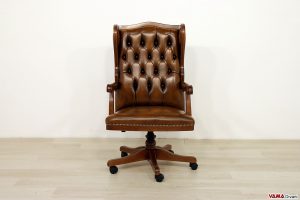 Bürosessel aus Leder und Holz mit Drehfunktion