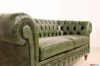 Original Chesterfield Sofa Armlehne in grünem Leder