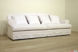 Großes klassisches Sofa