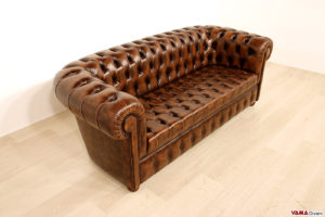 Chester-Sofa mit Capitonné-Sitz
