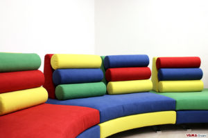 Farbiges Sofa nach Maß