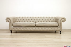 Maßgeschneidertes Chesterfield-Sofa aus elfenbeinfarbenem Leder