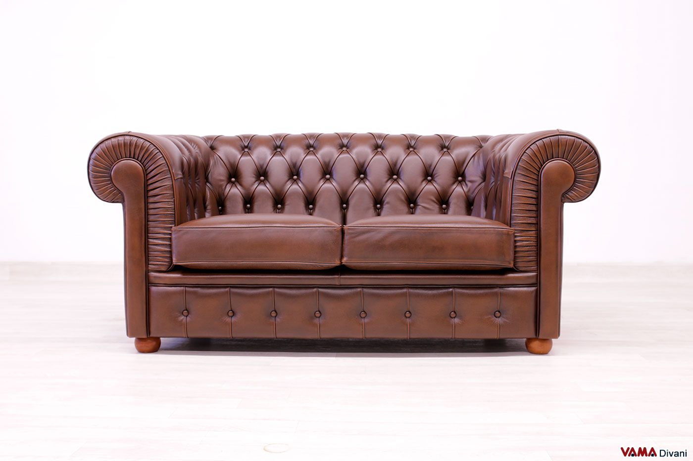 Braunes Leder 2-Sitzer Chesterfield Sofa im Angebot