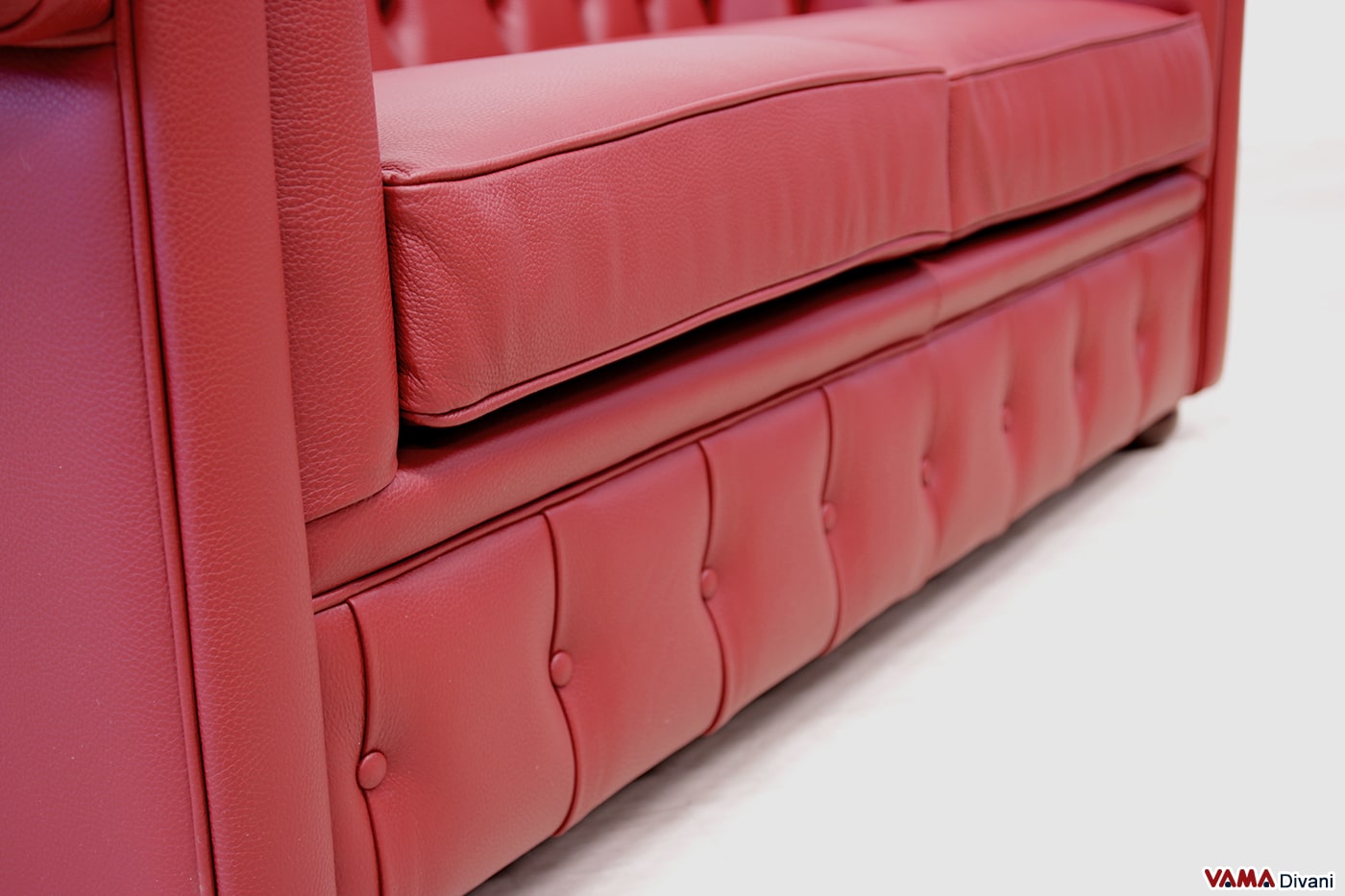 Geheftete Sockelleiste 2-Sitzer Chesterfield Sofa bordeaux